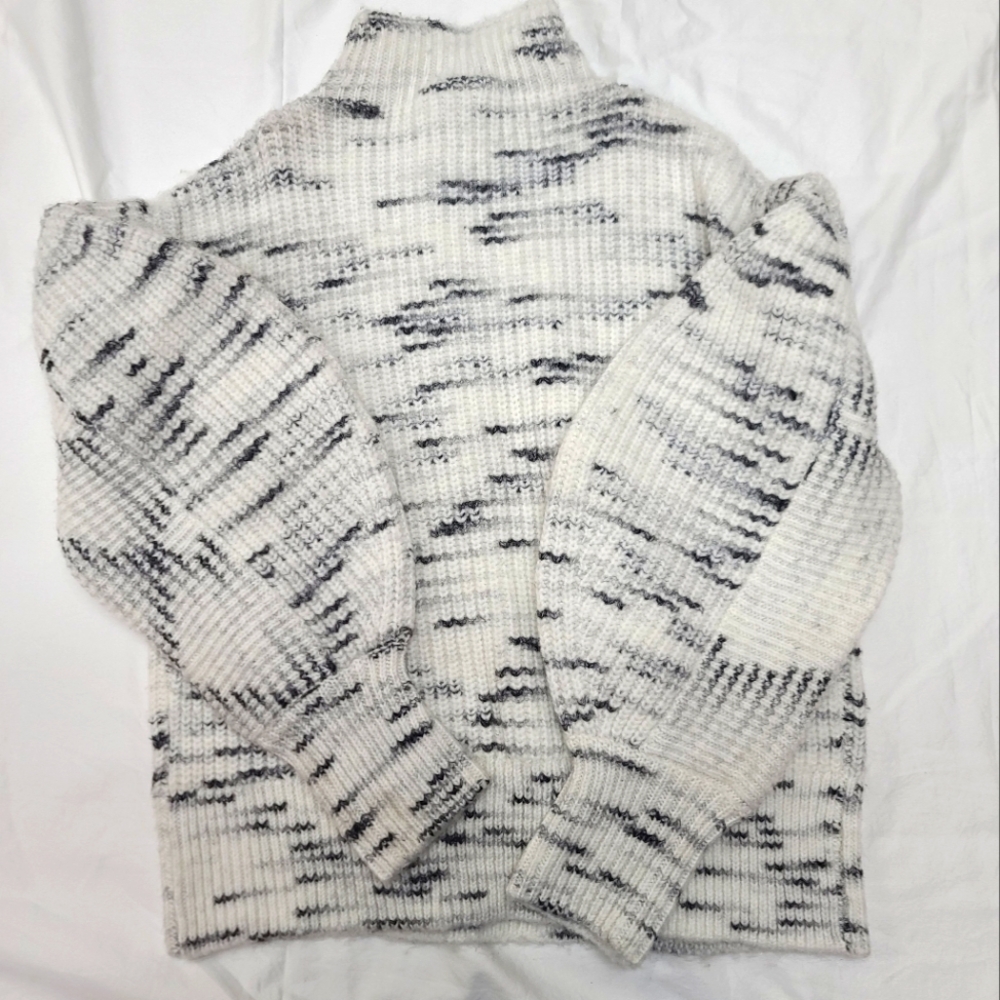 VARLEY, Belgrave Knit Sweater in Egret & Charcoal